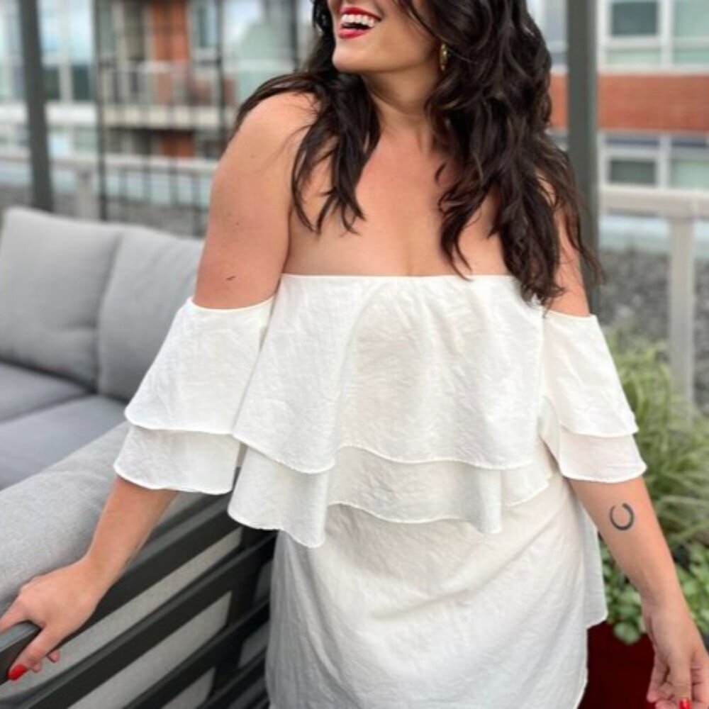 White Off-Shoulder Ruffle Mini Dress – Size M